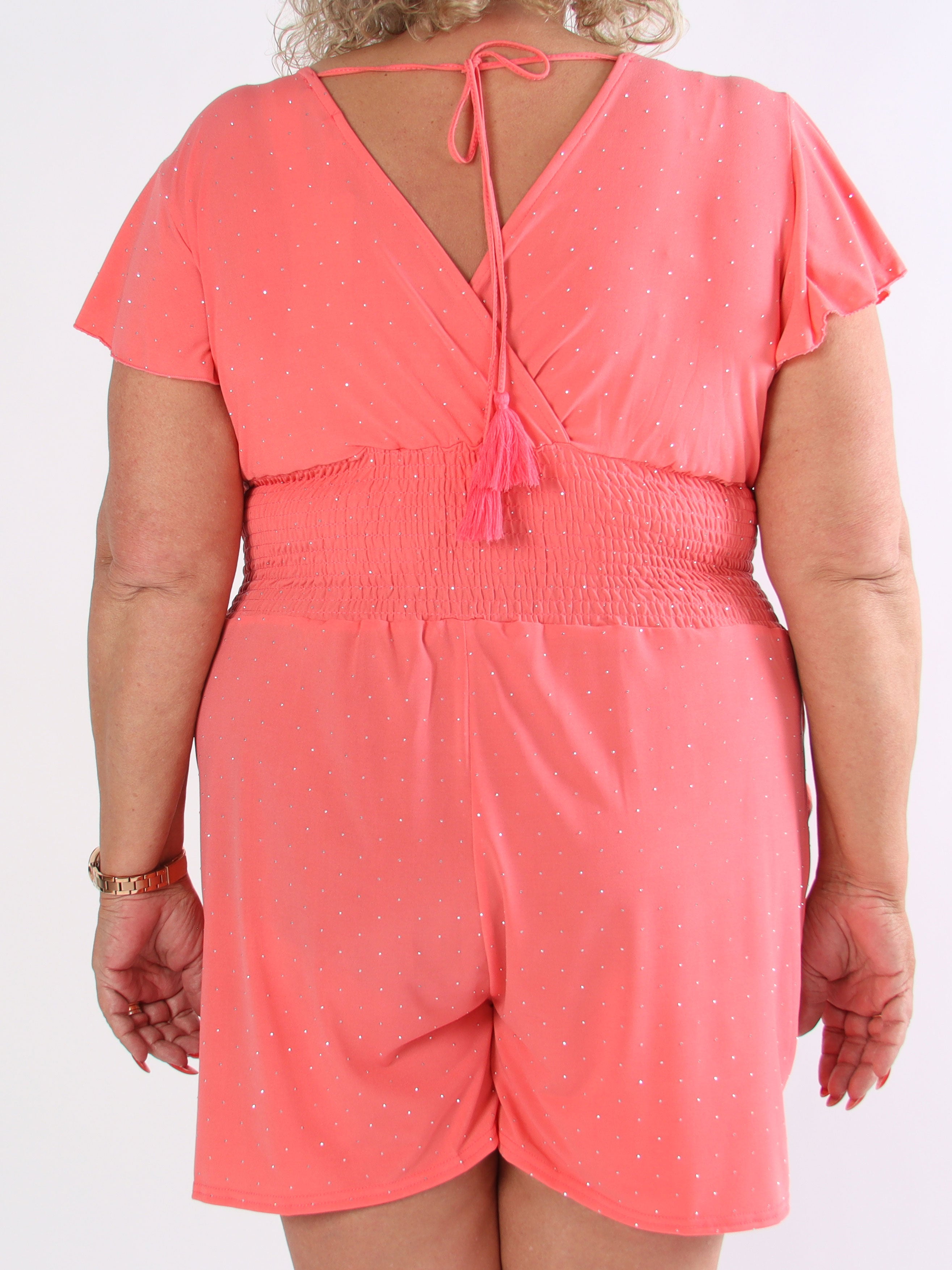 Pams Crystal Playsuit - Elastisk jumpsuit i plusstorlek med formgjutning